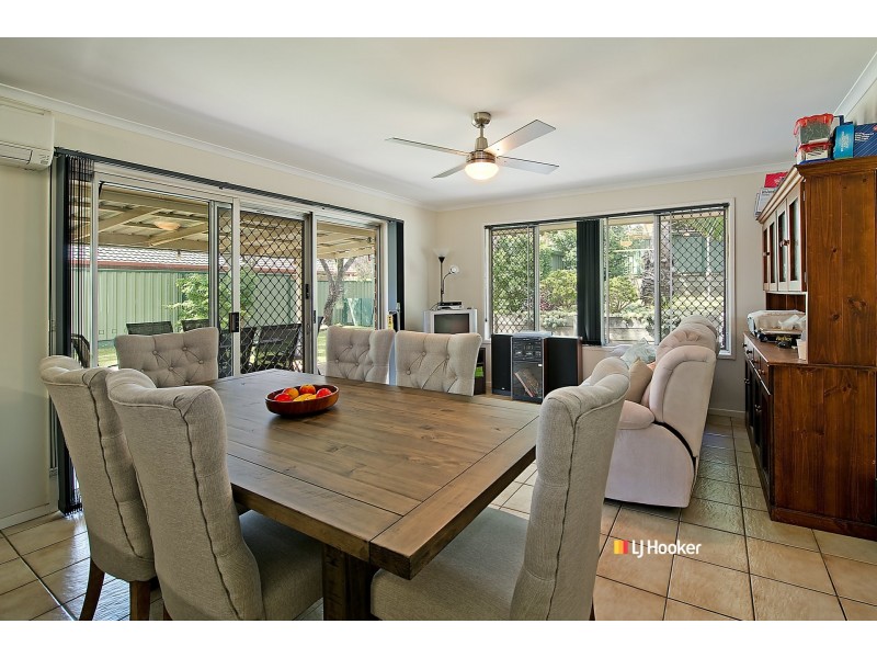 19 Eyre Avenue, Petrie QLD 4502