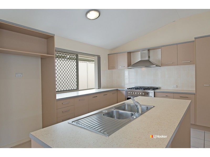 35 Sunstone Circuit, Mango Hill QLD 4509