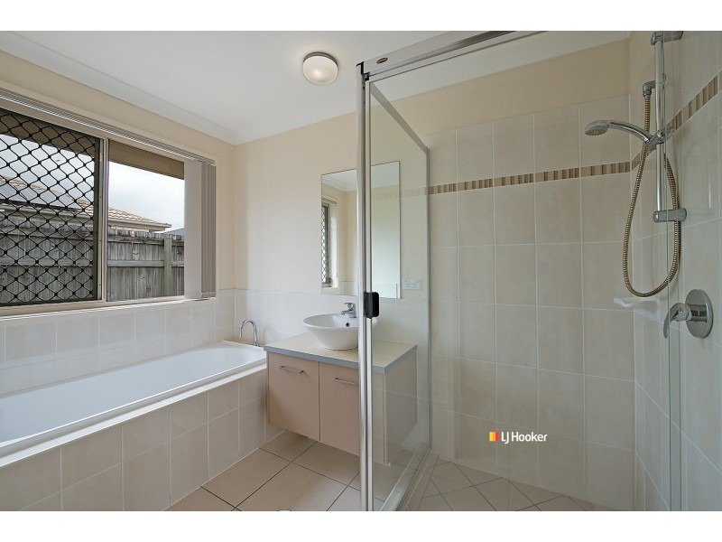 35 Sunstone Circuit, Mango Hill QLD 4509