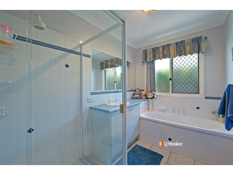 8 Azure Crescent, Griffin QLD 4503