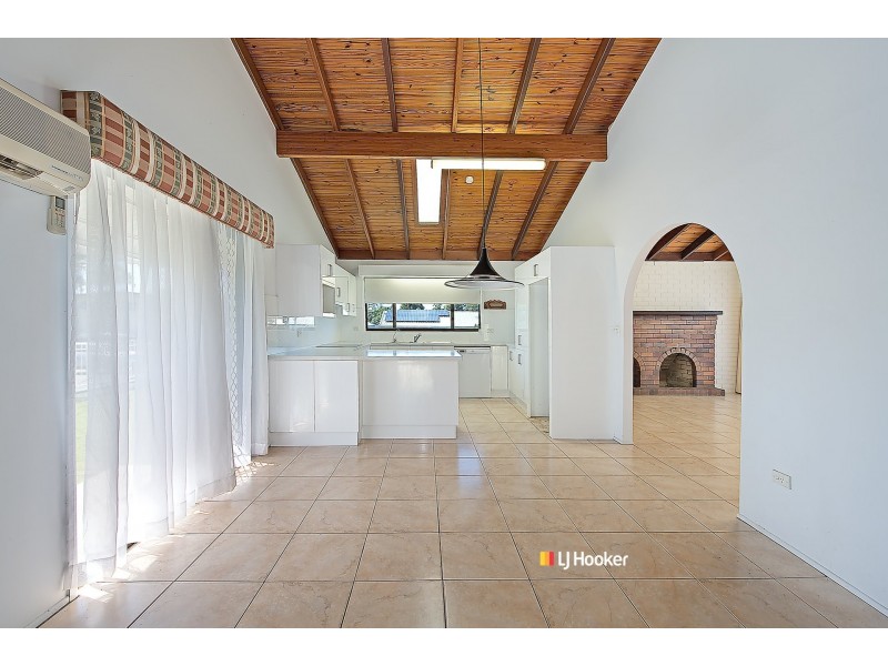 4 Oakview Court, Kallangur QLD 4503