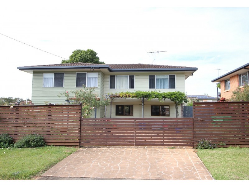 24 Mark Street, Kallangur QLD 4503