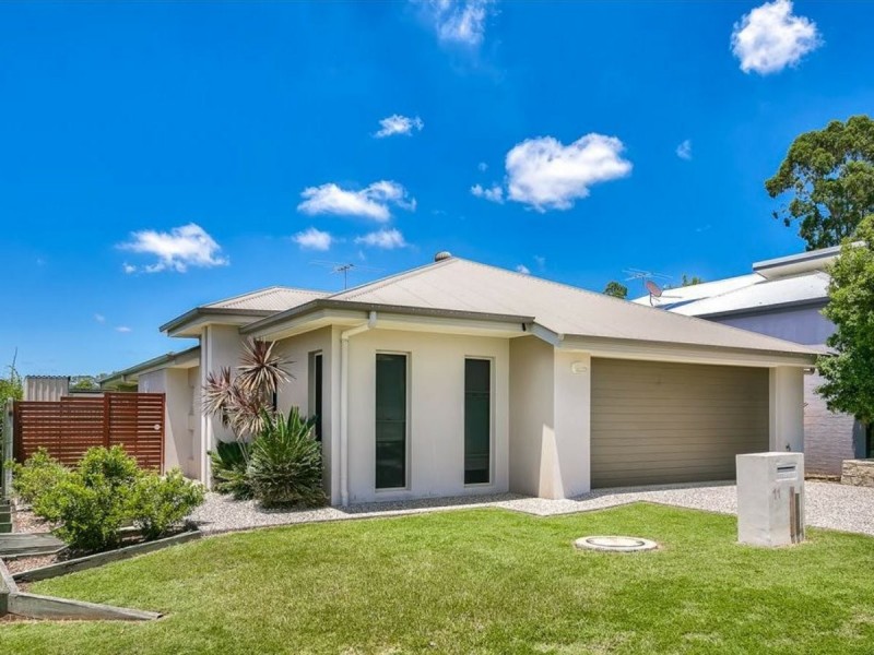 11 Lilly Crescent, Kallangur QLD 4503