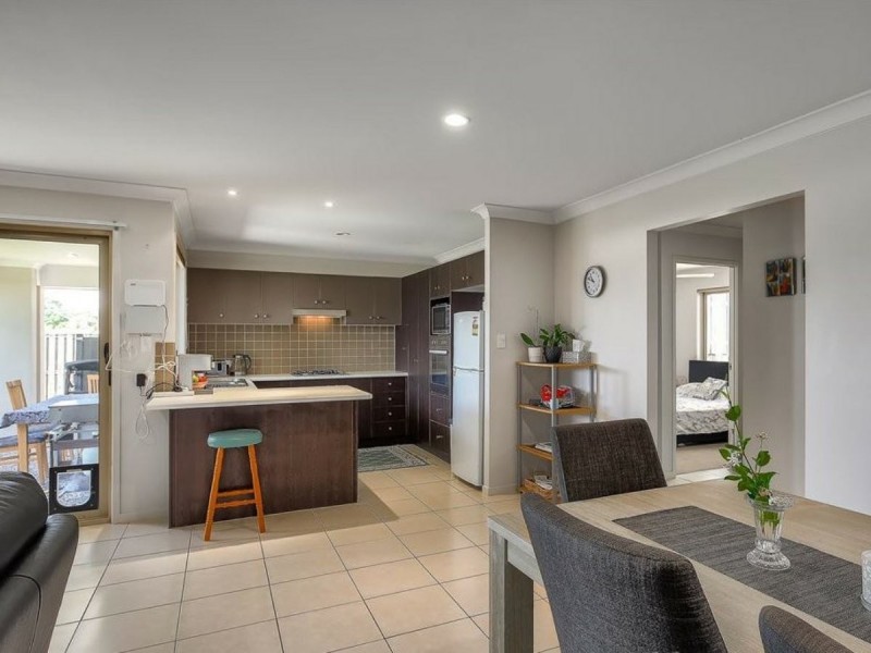 11 Lilly Crescent, Kallangur QLD 4503