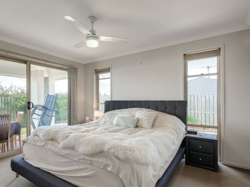 11 Lilly Crescent, Kallangur QLD 4503