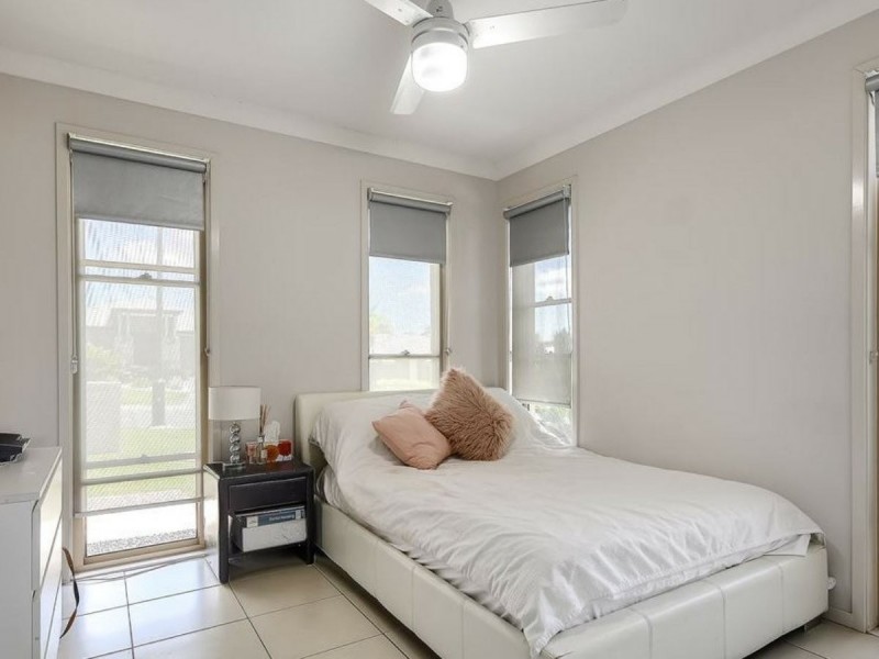 11 Lilly Crescent, Kallangur QLD 4503