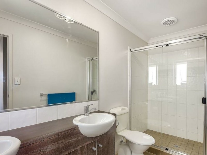 11 Lilly Crescent, Kallangur QLD 4503