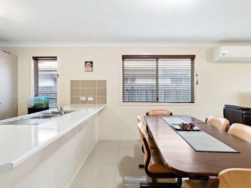 27 Diane Parade, Kallangur QLD 4503