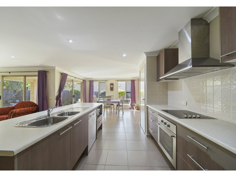 32 Pine Crest Drive, Kurwongbah QLD 4503