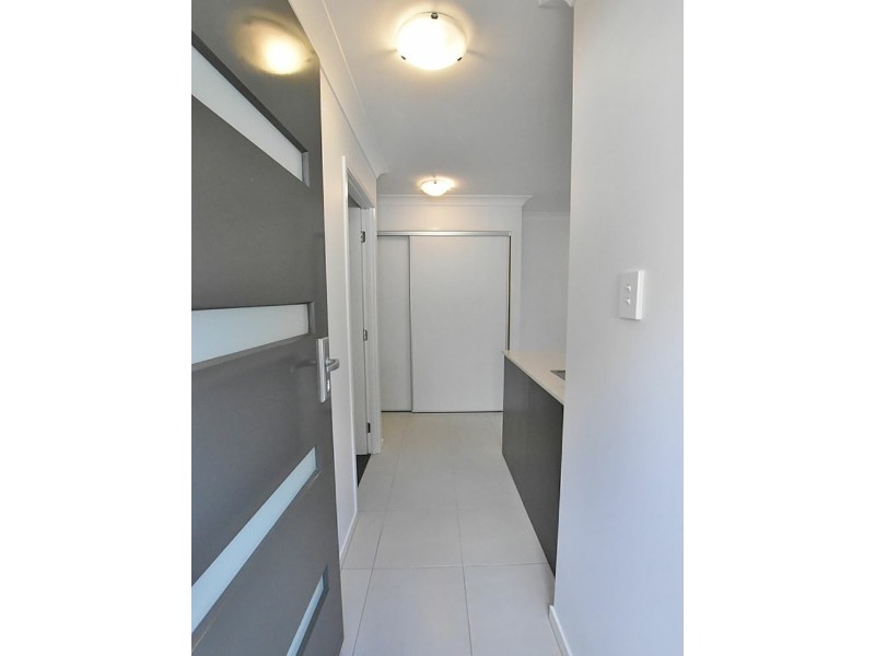 Unit 2/31 Balstrup Road North, Kallangur QLD 4503