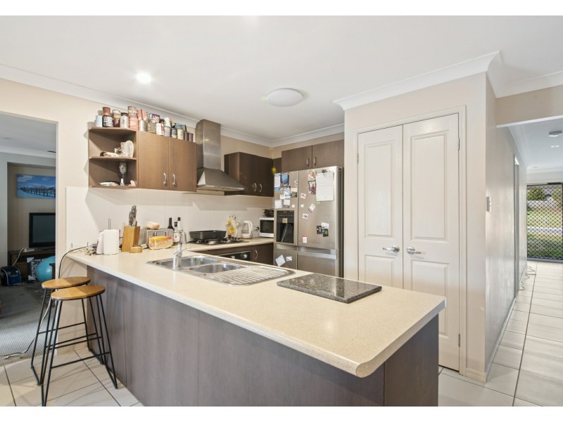 12 Outlook Court, Kallangur QLD 4503