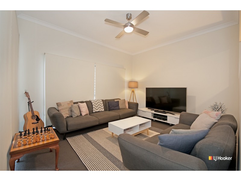 61 Kirri Avenue, Petrie QLD 4502