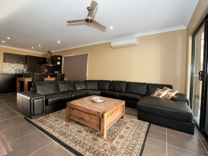 52 Bowerbird Crescent, Dakabin QLD 4503