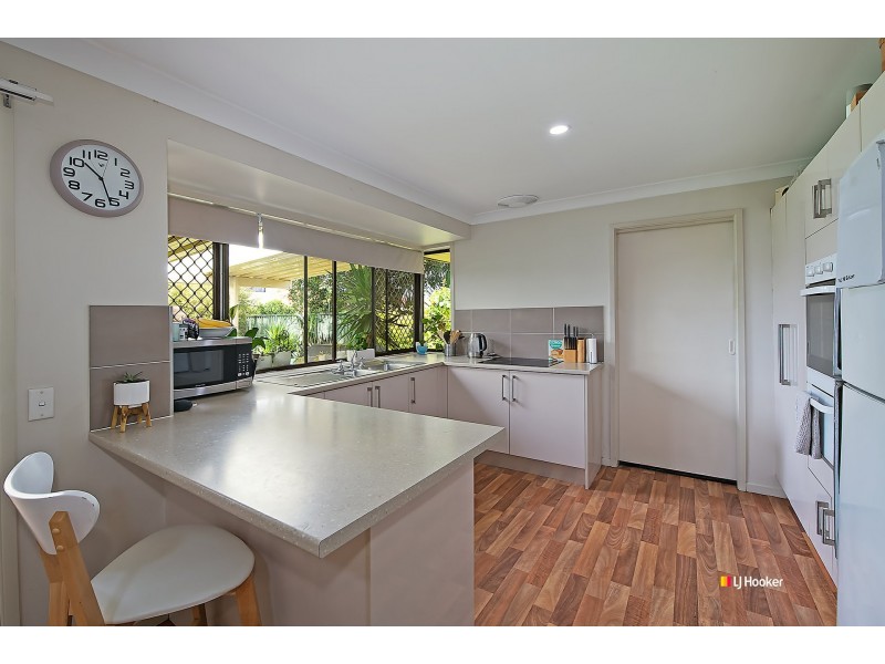 1 Arrakune Crescent, Kallangur QLD 4503