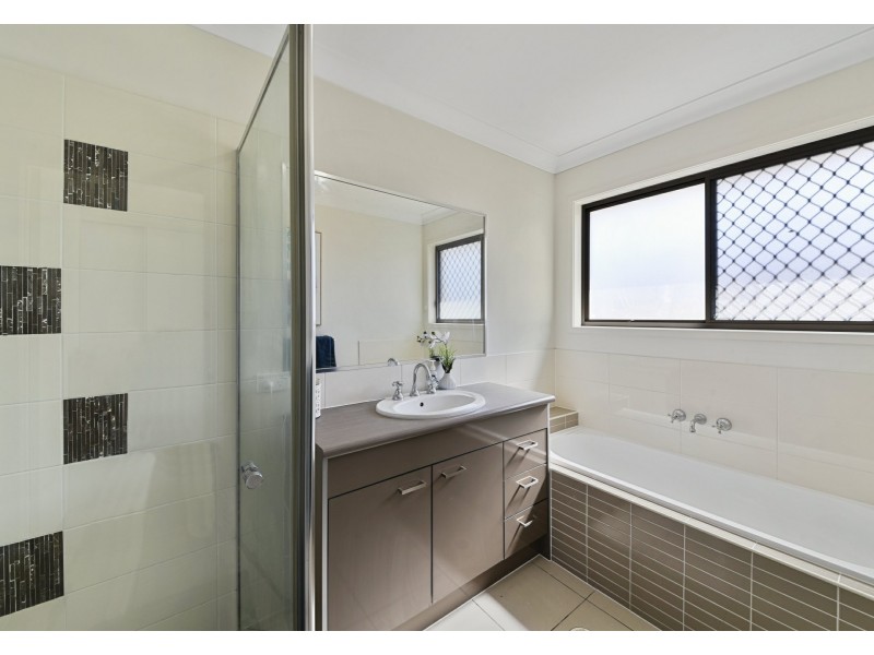 5 Regal Place, Kallangur QLD 4503