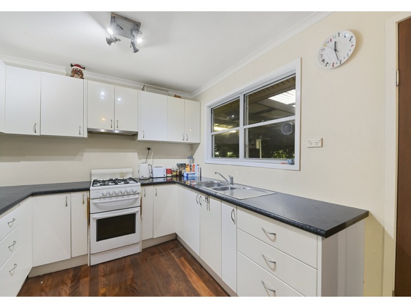 12 Leis Road, Kallangur QLD 4503