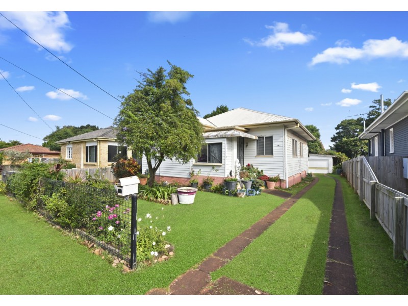 75 Victoria Avenue, Woody Point QLD 4019