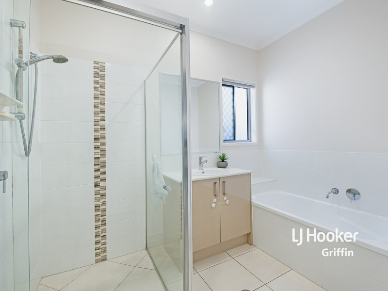 22 Shoreview Boulevard, Griffin QLD 4503