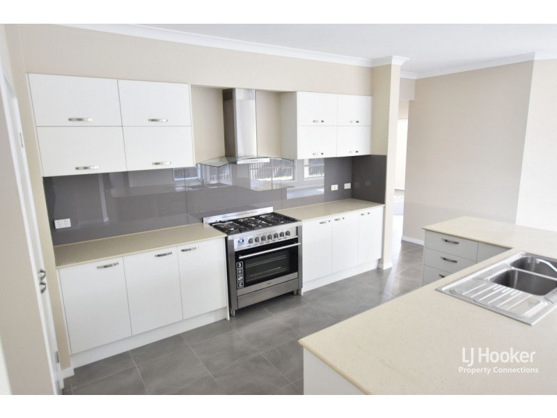 19 Wallaroo Circuit, North Lakes QLD 4509