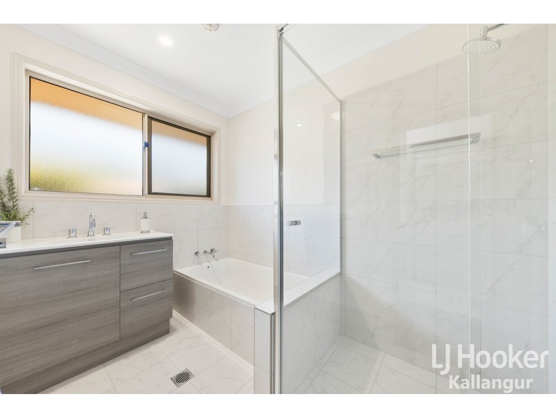 8 Brigalow Court, Murrumba Downs QLD 4503