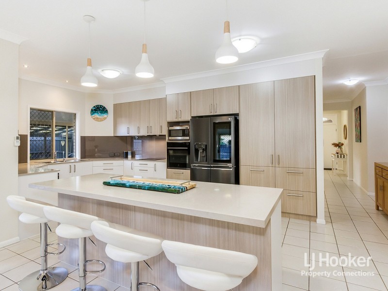 8 Redcedar Street, North Lakes QLD 4509