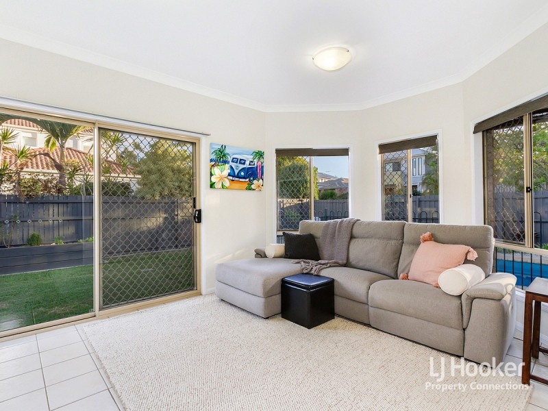 8 Redcedar Street, North Lakes QLD 4509