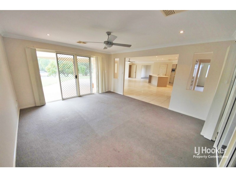 25 Greenlinks Crescent, Narangba QLD 4504