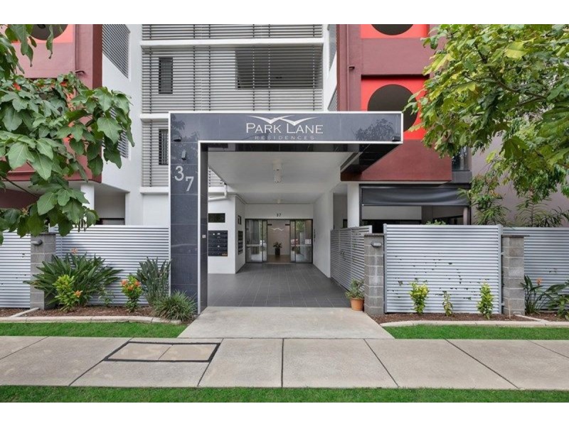 4/37 Playfield Street, Chermside QLD 4032