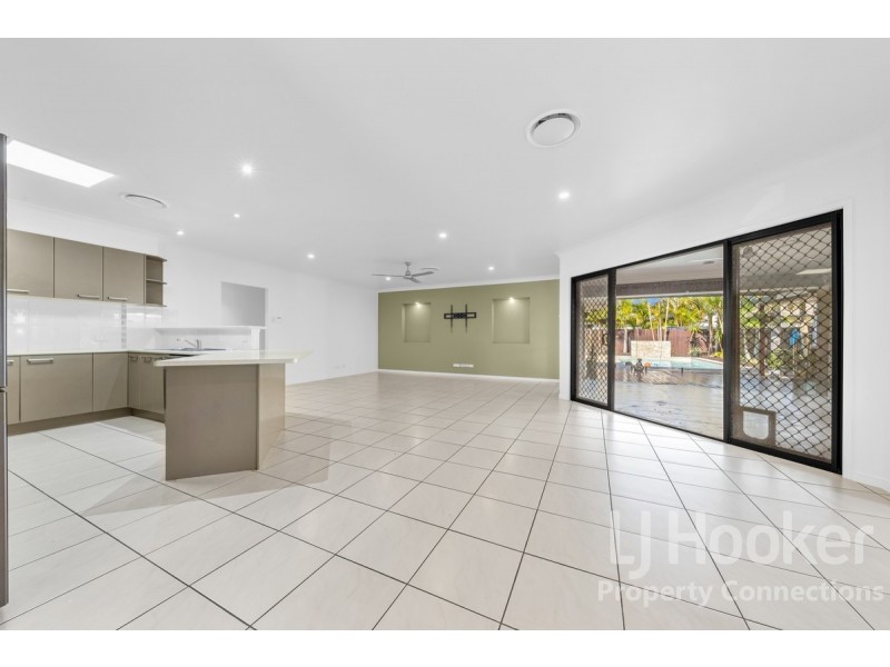 16 Yellow Robin Court, Narangba QLD 4504