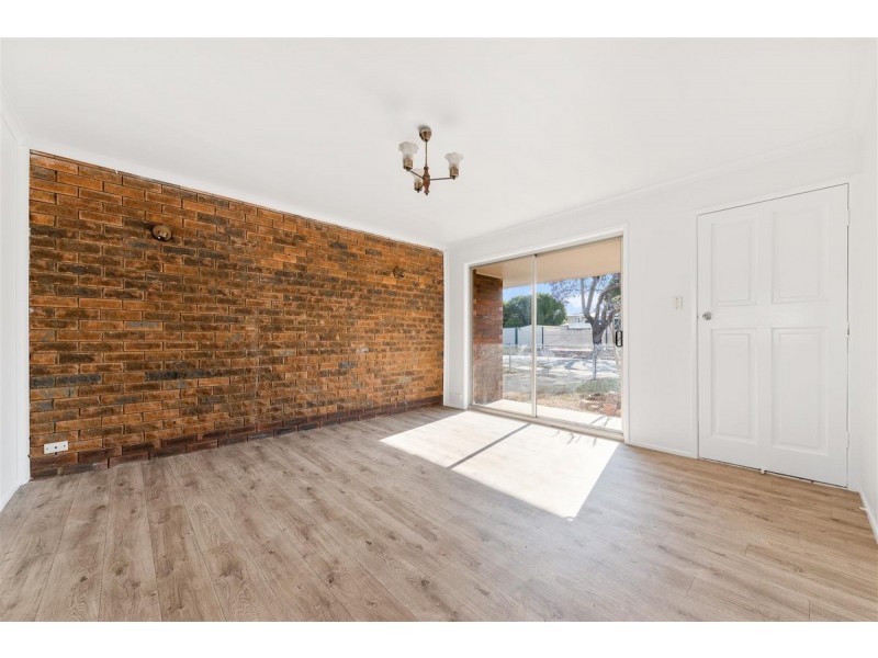 4 Medhurst Street, Kallangur QLD 4503