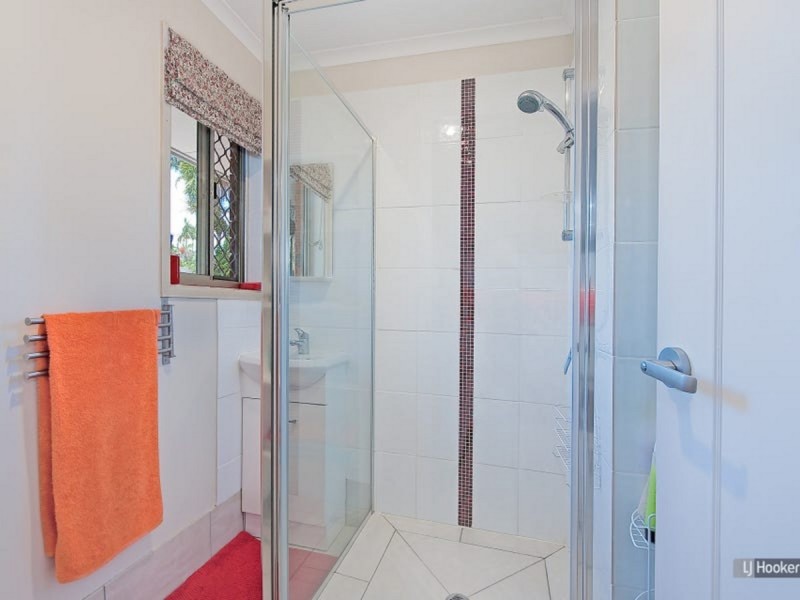 1305 Anzac Avenue, Kallangur QLD 4503