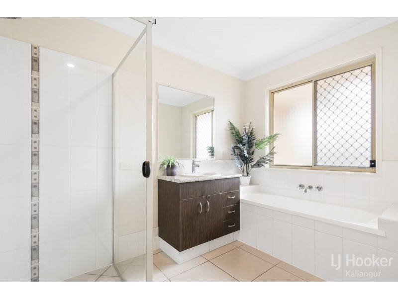 4 Outlook Court, Kallangur QLD 4503