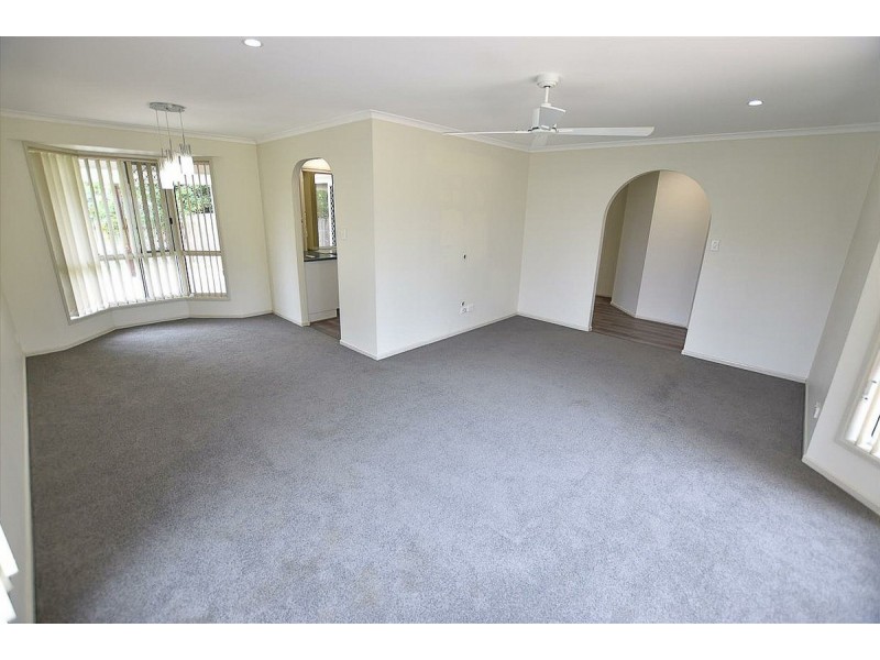 7 Lyrebird Way, Kallangur QLD 4503