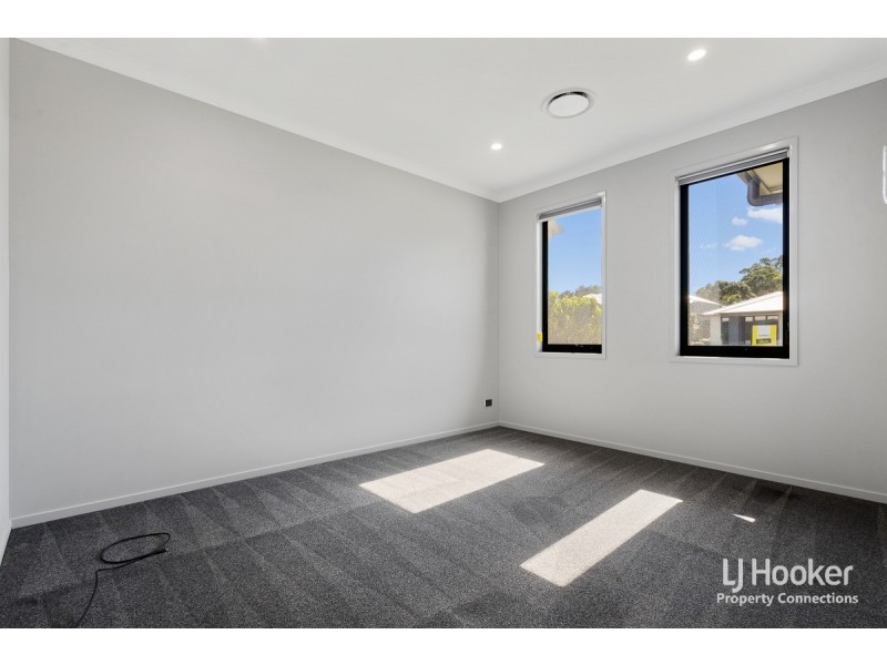 18 Emerald Place, Kallangur QLD 4503