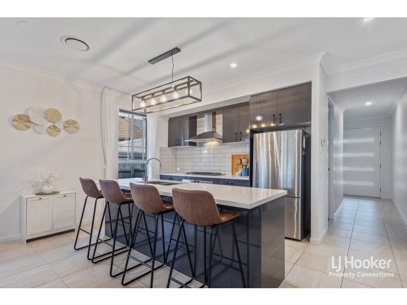 25 Denham Crescent, North Lakes QLD 4509