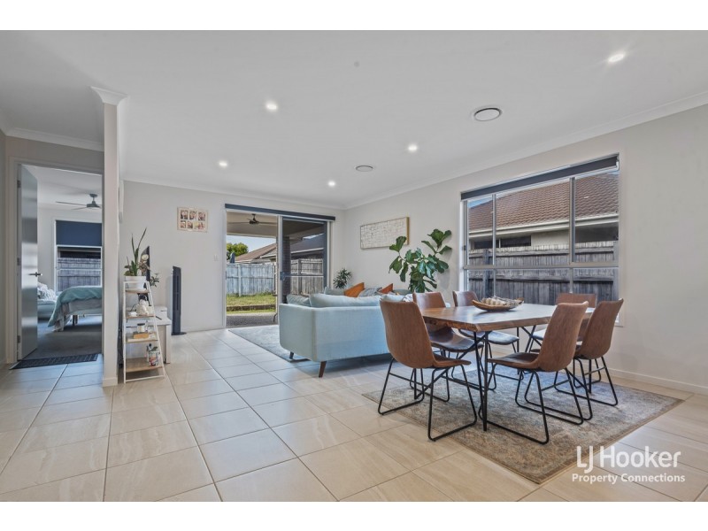 25 Denham Crescent, North Lakes QLD 4509