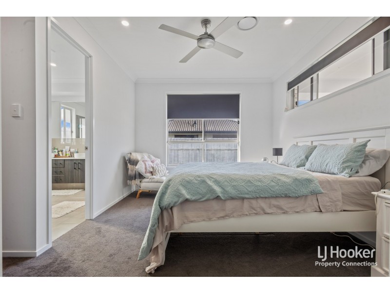 25 Denham Crescent, North Lakes QLD 4509