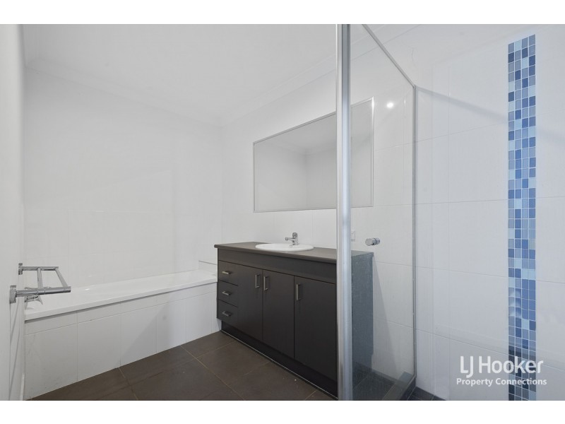 1/10-12 Montree Circuit, Kallangur QLD 4503