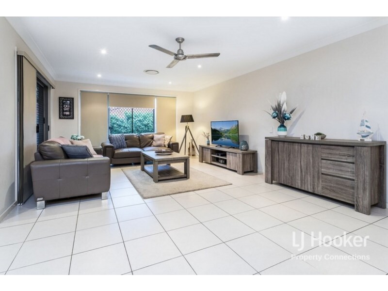 11 Diane Parade, Kallangur QLD 4503