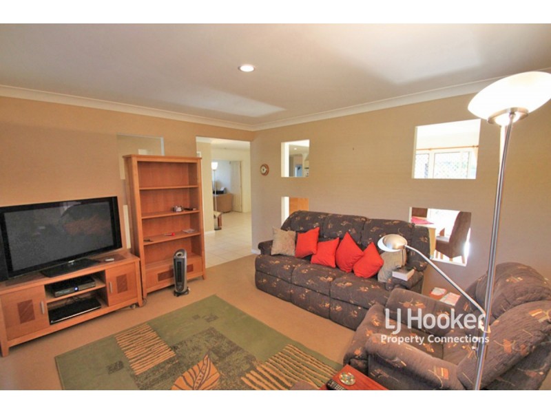15 Brimstone Court, Kallangur QLD 4503