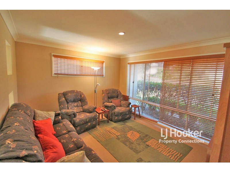 15 Brimstone Court, Kallangur QLD 4503