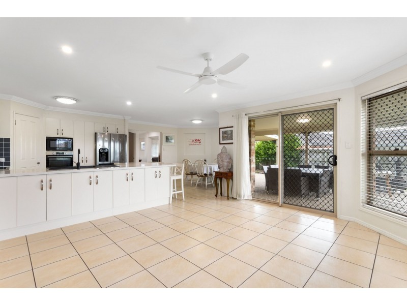 92 Mariner Boulevard, Deception Bay QLD 4508