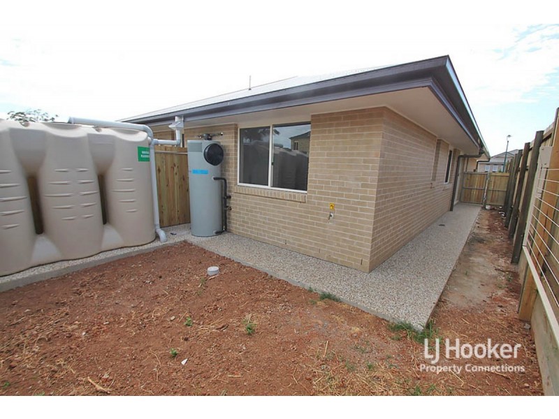 Unit 2/11 Braxlaw Crescent, Dakabin QLD 4503