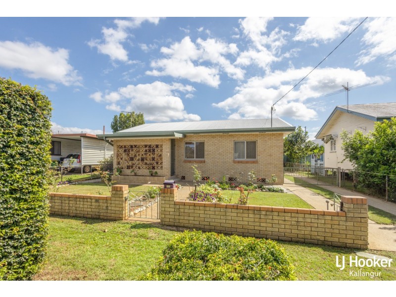 15 The Crescent, Kallangur QLD 4503