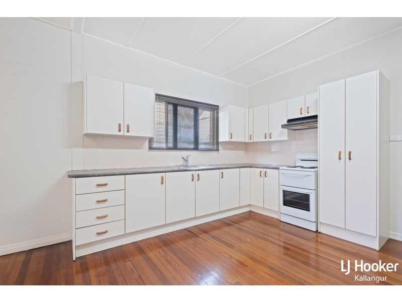 15 The Crescent, Kallangur QLD 4503