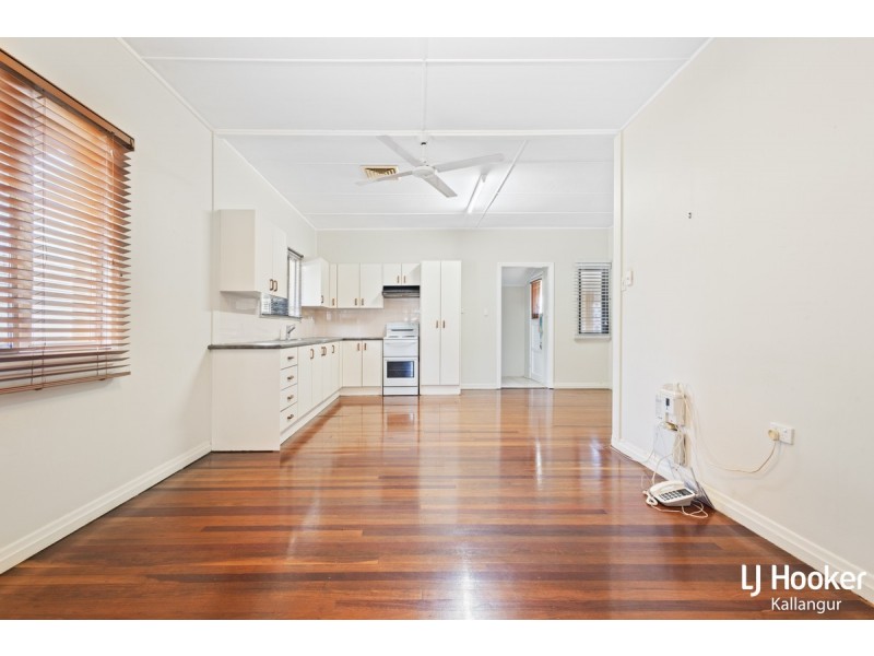 15 The Crescent, Kallangur QLD 4503