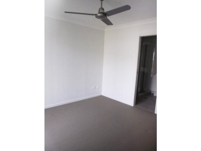 2/18 Birchgrove Crescent, Kallangur QLD 4503