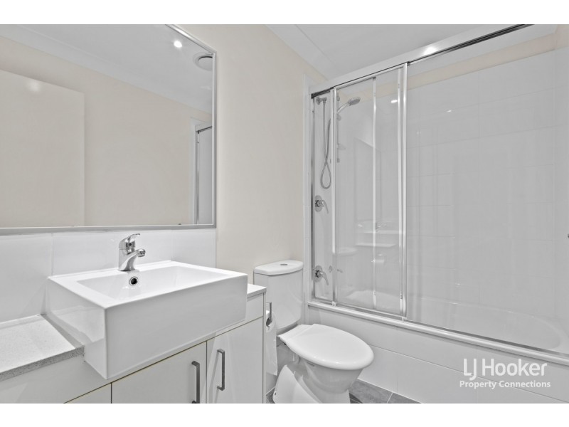 2/20 Oakwood Court, Warner QLD 4500