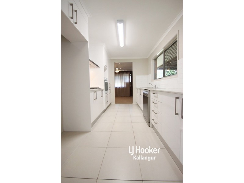 8 Lucas Court, Kallangur QLD 4503