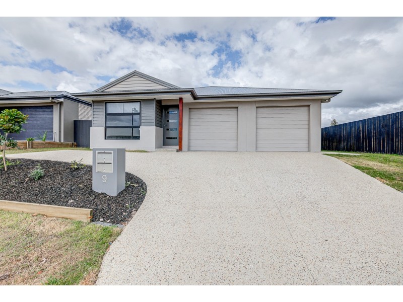 9 Fiennes Road, Logan Reserve QLD 4133